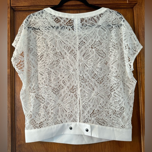 Cabi Sheer Daisy Lace Top- XS - Picture 4 of 6